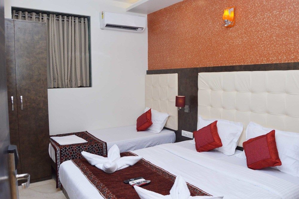 Hotel A. K. International - Fort มุมไบ ภายนอก รูปภาพ